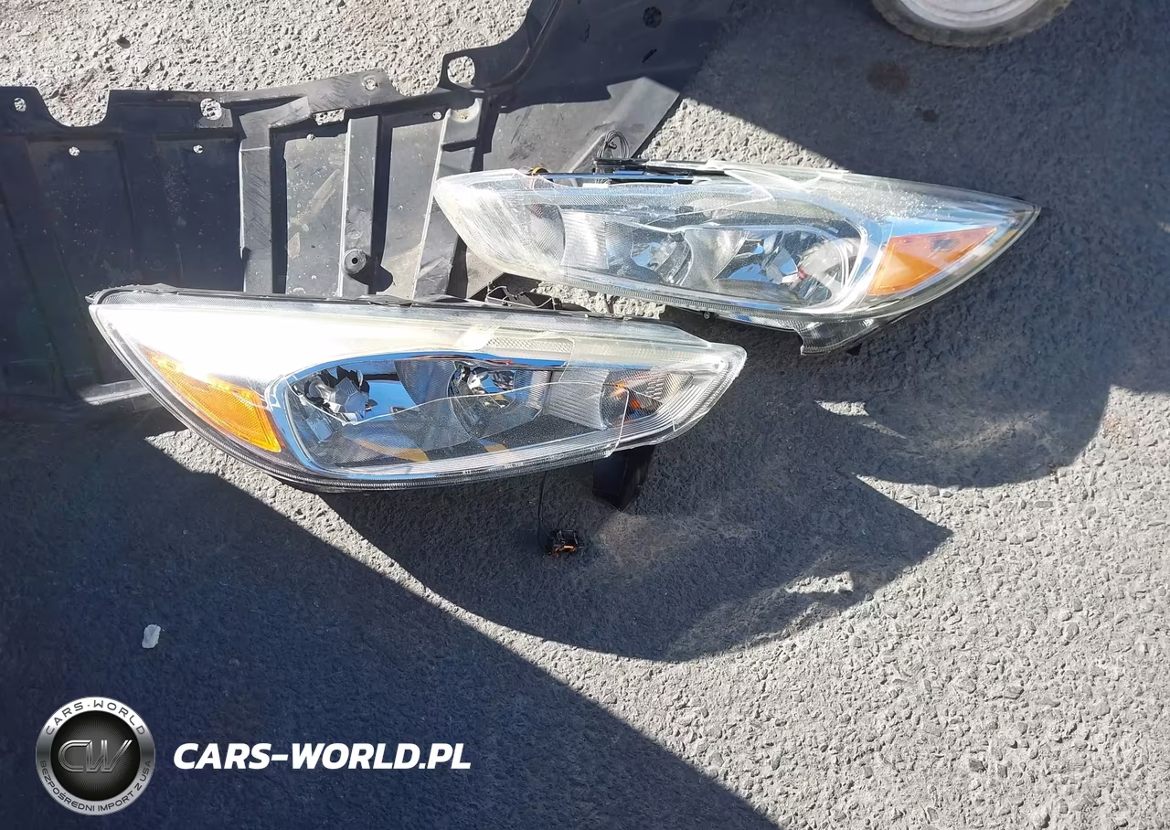 2015 Ford Focus Titanium VIN:1FADP3N20FL339556 - 11