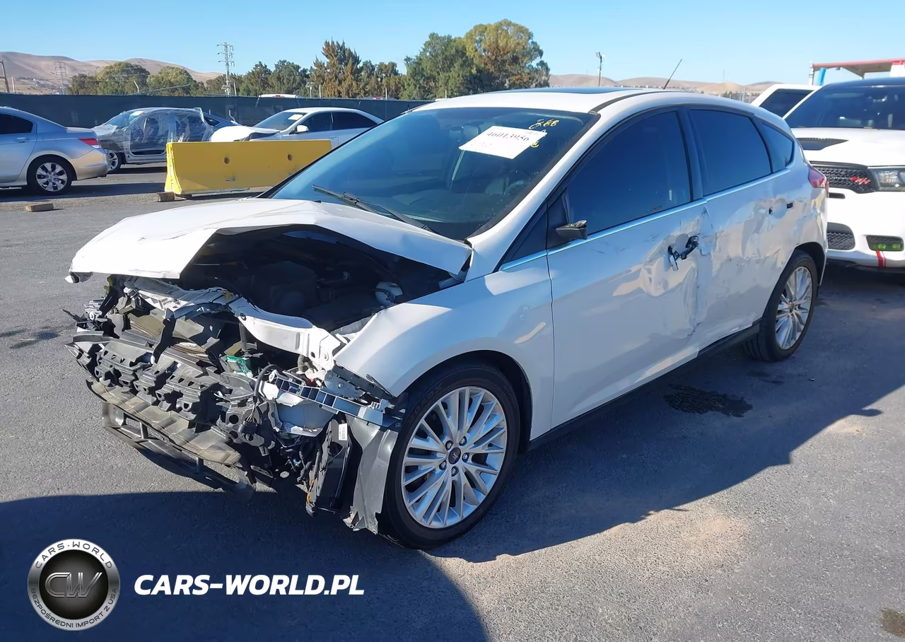 2015 Ford Focus Titanium VIN:1FADP3N20FL339556 - 2