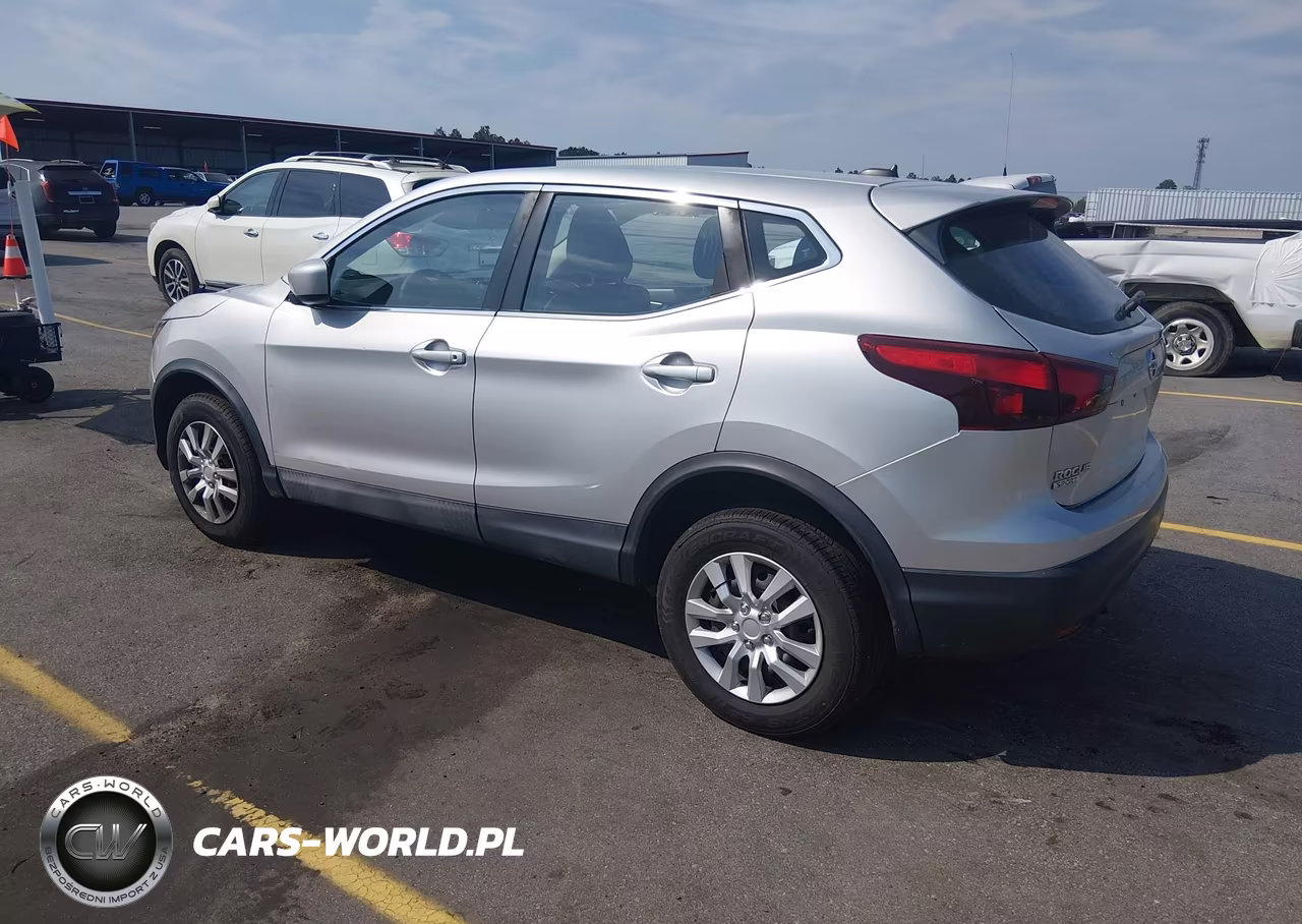 2018 Nissan Rogue Sport S VIN:JN1BJ1CR5JW259252 - 3