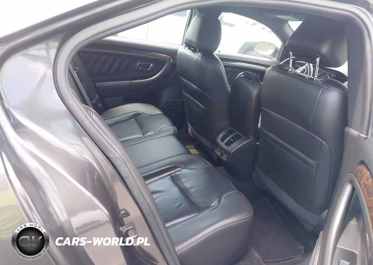 2017 Ford Taurus Limited VIN:1FAHP2F87HG113069 - 8
