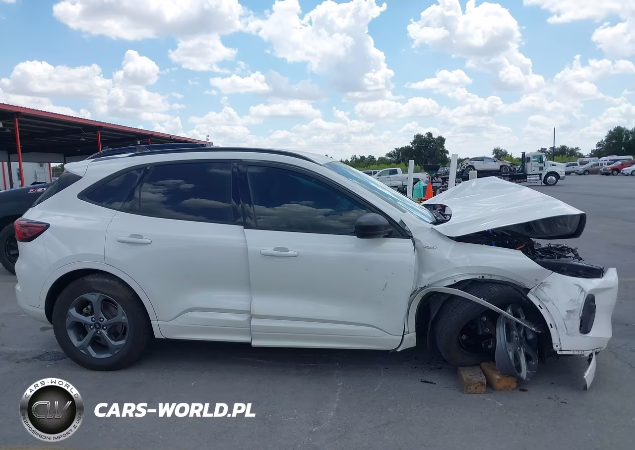 2023 Ford Escape St-Line VIN:1FMCU0MN7PUB14275 - 13