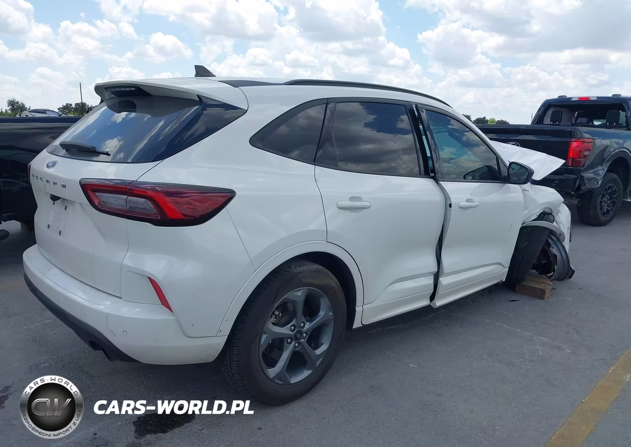 2023 Ford Escape St-Line VIN:1FMCU0MN7PUB14275 - 4