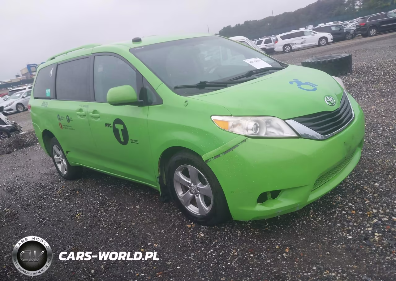 2014 Toyota Sienna Le V6 8 Passenger – zdjęcie 1 z 17