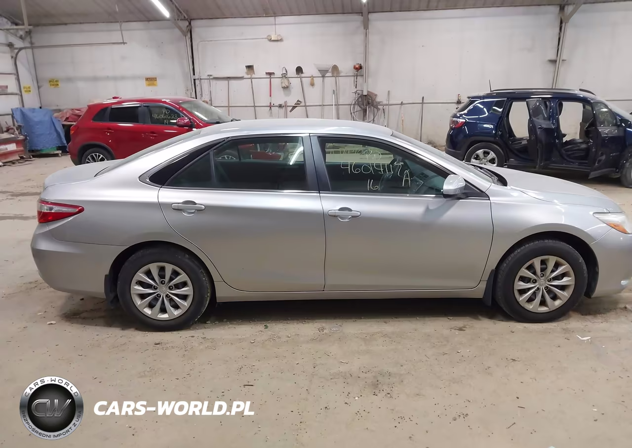 2016 Toyota Camry Le VIN:4T4BF1FK7GR568322 - 13