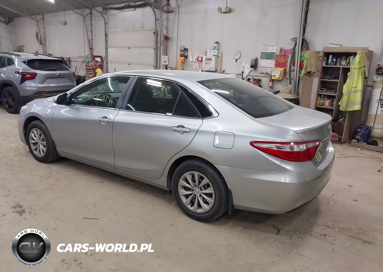 2016 Toyota Camry Le VIN:4T4BF1FK7GR568322 - 3