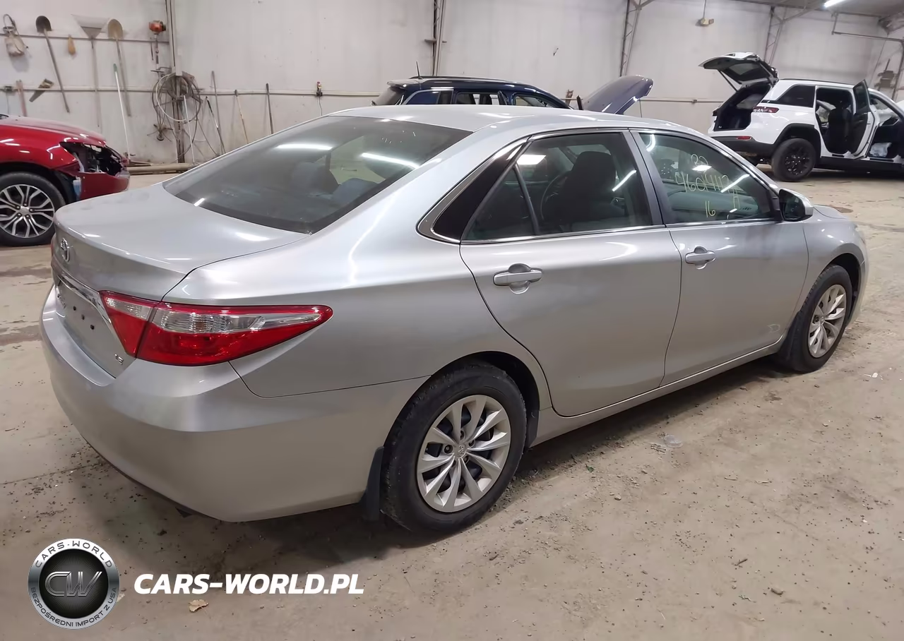 2016 Toyota Camry Le VIN:4T4BF1FK7GR568322 - 4