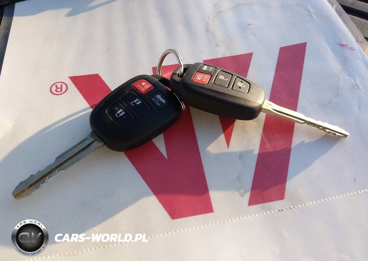 2015 Toyota Corolla S Plus VIN:5YFBURHE6FP250536 - 11