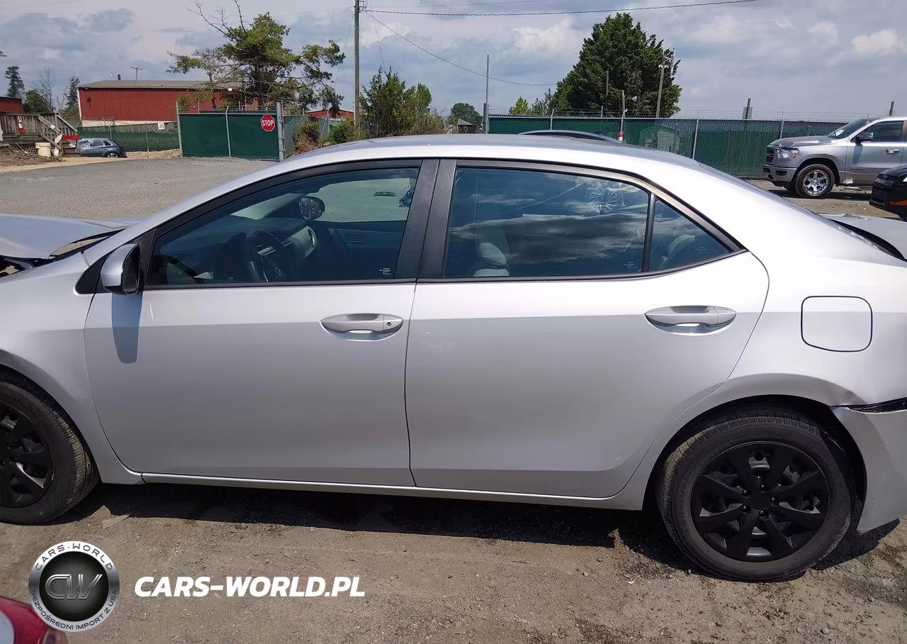 2017 Toyota Corolla Le VIN:2T1BURHE2HC891945 - 15