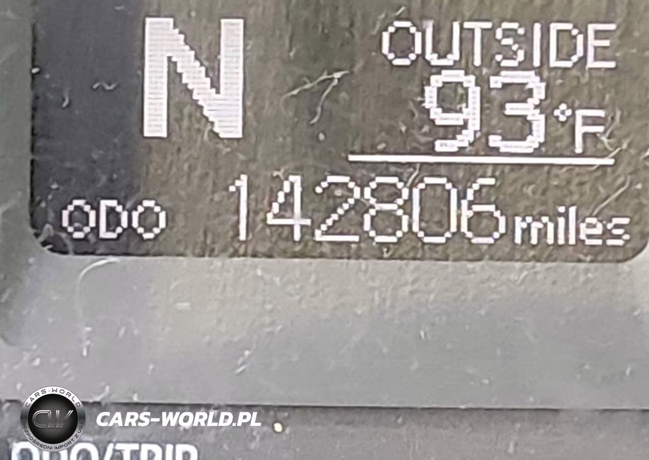 2017 Toyota Corolla Le VIN:2T1BURHE2HC891945 - 16