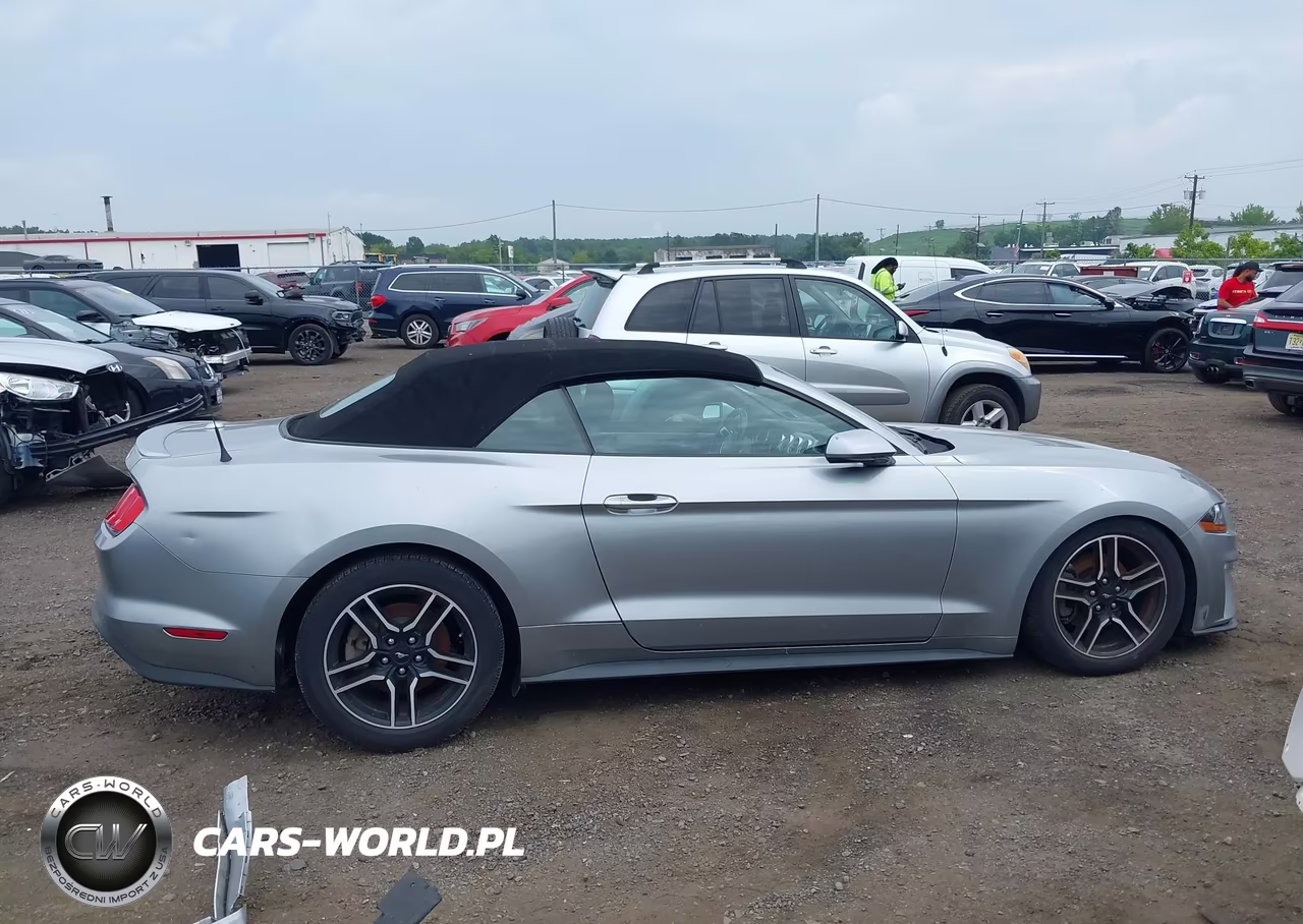 2021 Ford Mustang Ecoboost Premium VIN:1FATP8UHXM5120197 - 12
