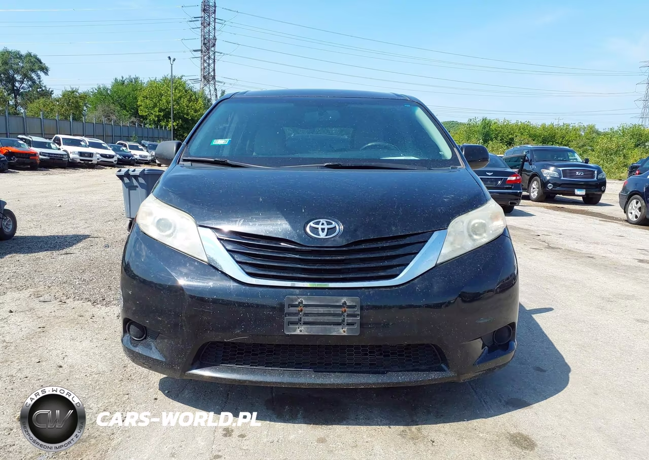 2015 Toyota Sienna Le 8 Passenger VIN:5TDKK3DC7FS570415 - 12