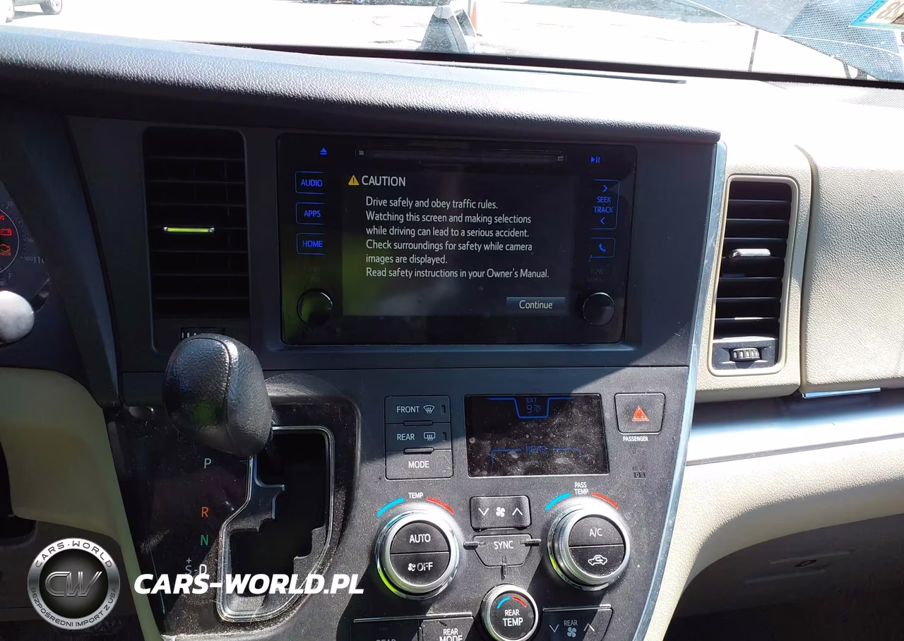 2015 Toyota Sienna Le 8 Passenger VIN:5TDKK3DC7FS570415 - 17