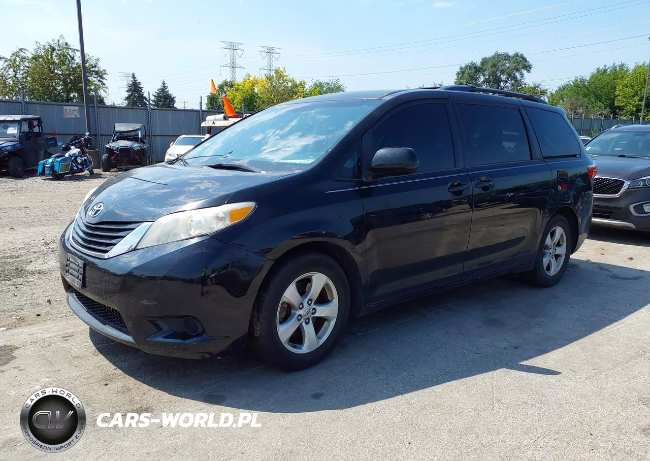 2015 Toyota Sienna Le 8 Passenger VIN:5TDKK3DC7FS570415 - 2