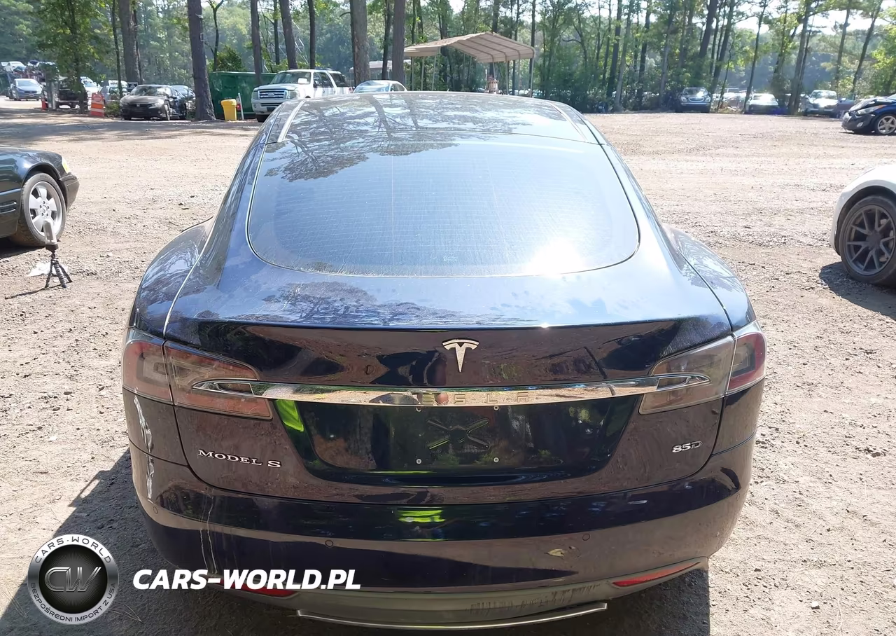 2015 Tesla Model S 85D VIN:5YJSA1H22FFP74892 - 17