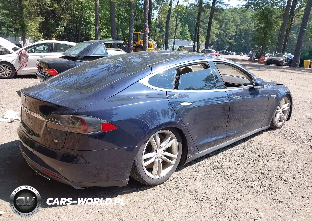 2015 Tesla Model S 85D VIN:5YJSA1H22FFP74892 - 4