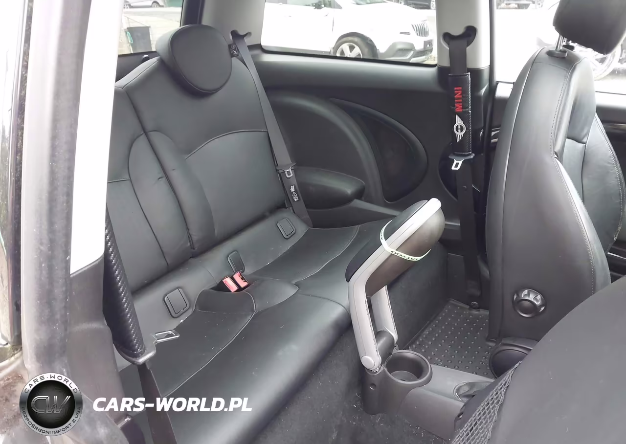 2009 Mini Cooper S VIN:WMWMF735X9TW84774 - 8