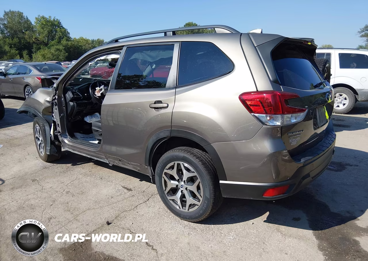 2021 Subaru Forester Premium VIN:JF2SKAJC0MH572275 - 3