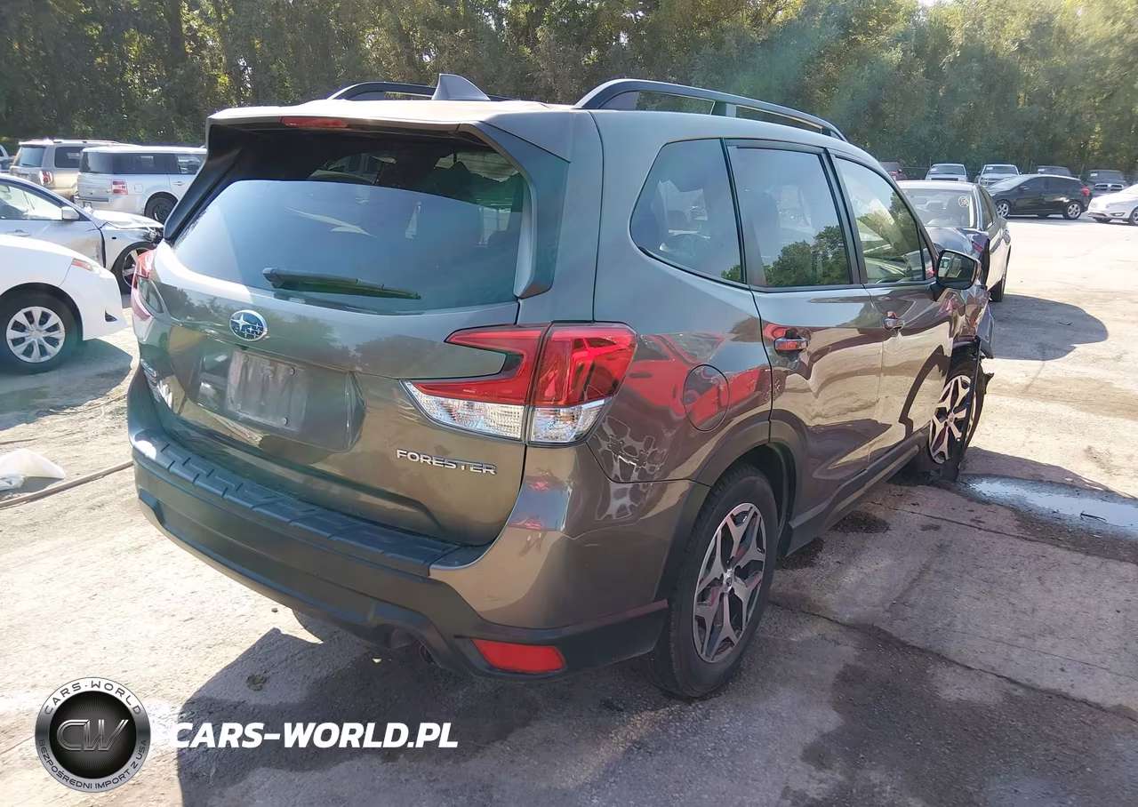 2021 Subaru Forester Premium VIN:JF2SKAJC0MH572275 - 4