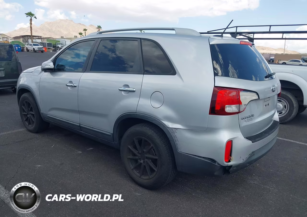 2015 Kia Sorento Lx VIN:5XYKT4A64FG592709 - 3