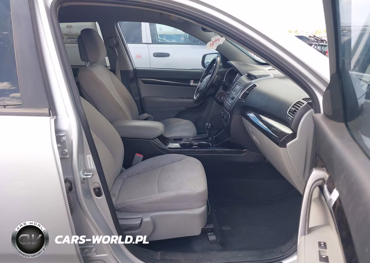 2015 Kia Sorento Lx VIN:5XYKT4A64FG592709 - 5