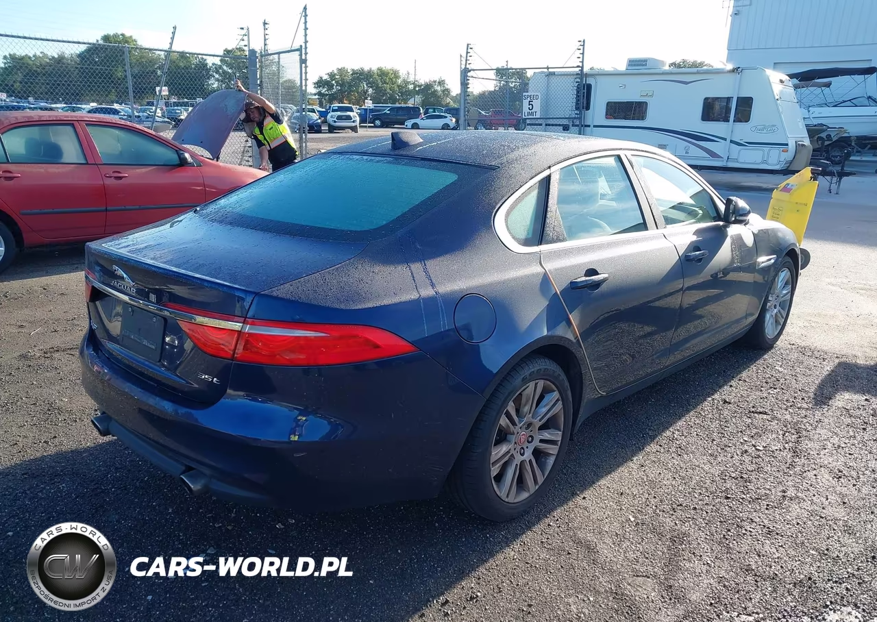 2016 Jaguar Xf 35T Premium VIN:SAJBD4BV8GCY22441 - 4