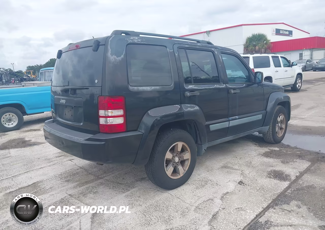 2008 Jeep Liberty Sport VIN:1J8GP28K58W228539 - 4