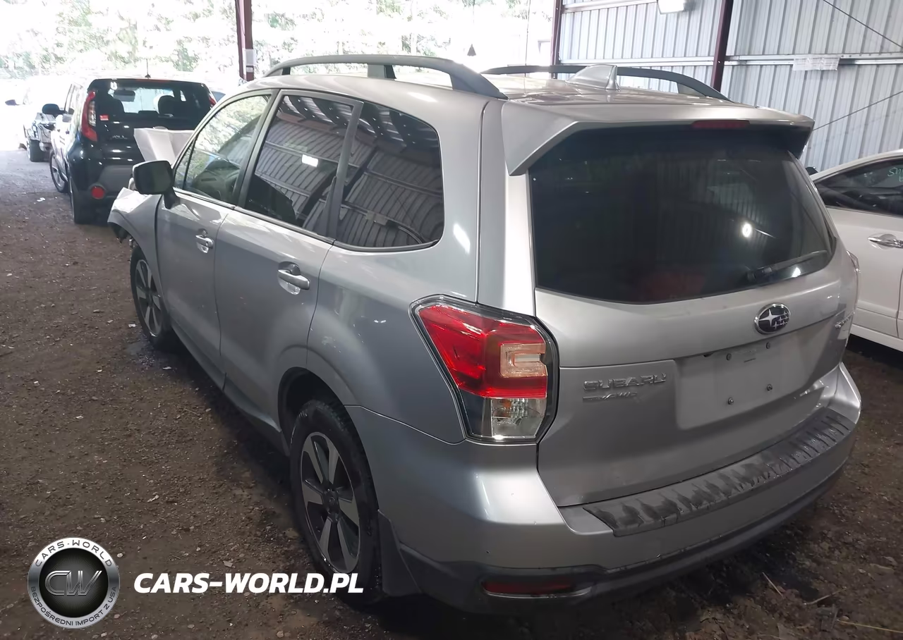 2018 Subaru Forester 2.5I Premium VIN:JF2SJAGC0JH525205 - 3