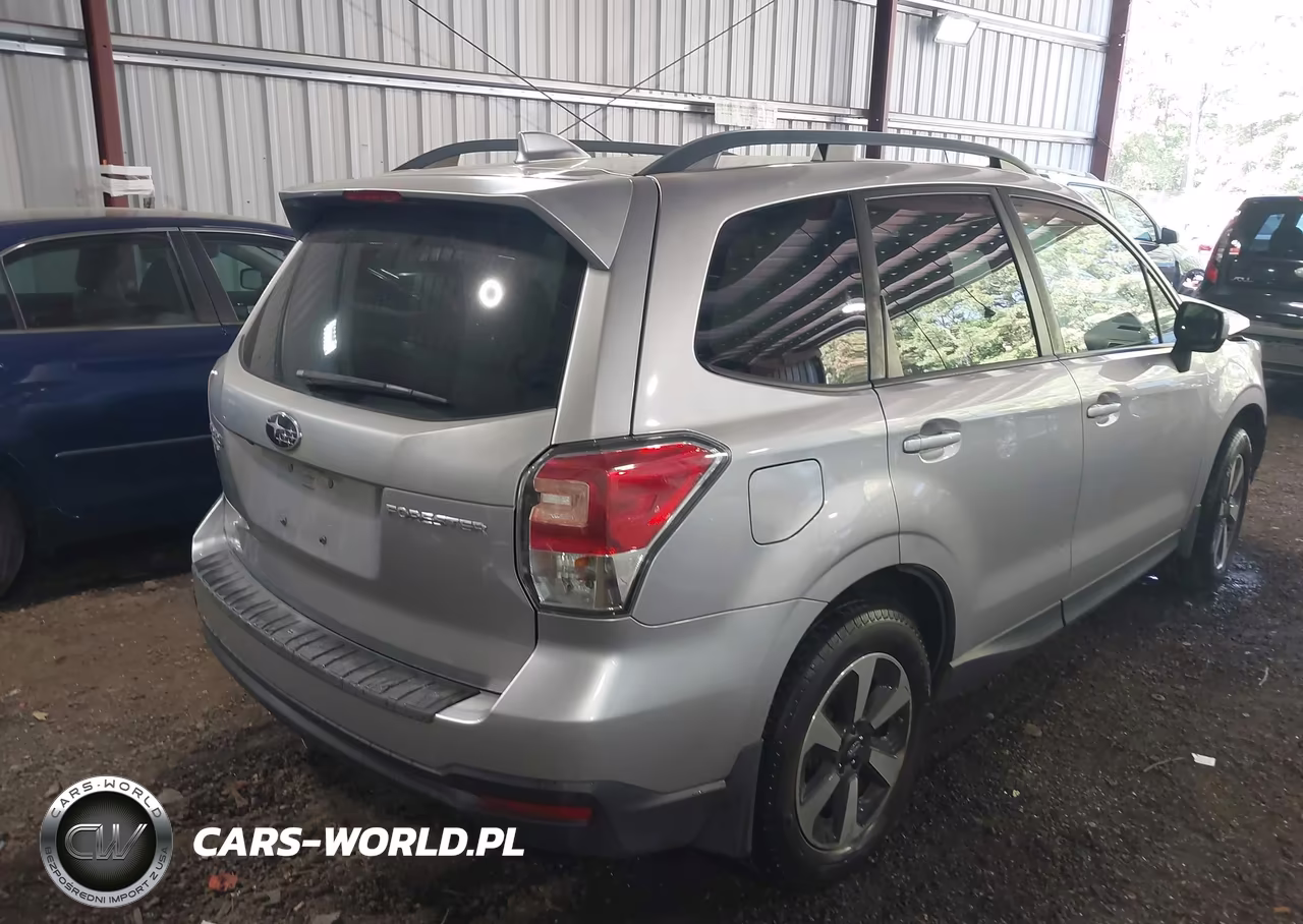 2018 Subaru Forester 2.5I Premium VIN:JF2SJAGC0JH525205 - 4