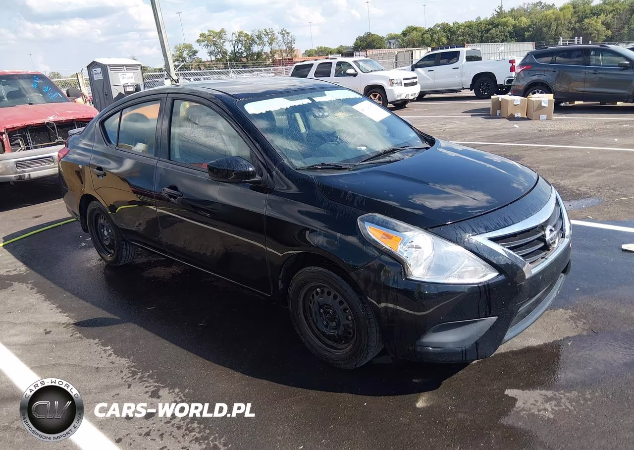 2017 Nissan Versa 1.6 S+