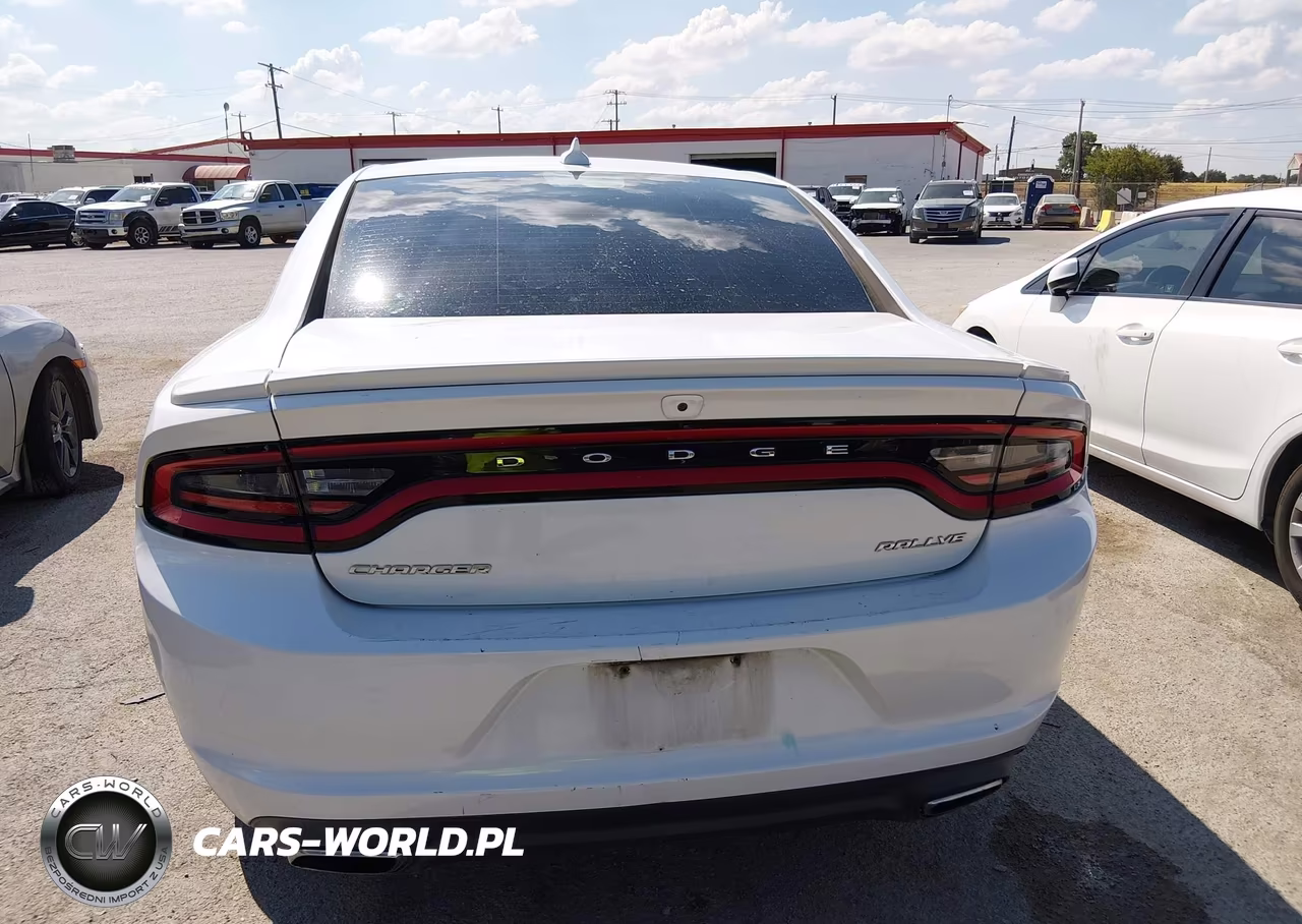 2015 Dodge Charger Sxt VIN:2C3CDXHG2FH886729 - 16