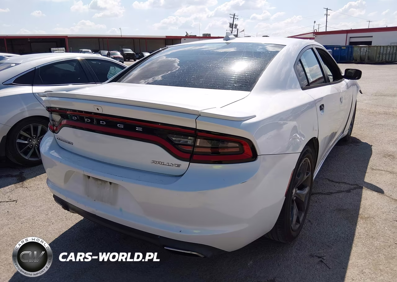 2015 Dodge Charger Sxt VIN:2C3CDXHG2FH886729 - 4