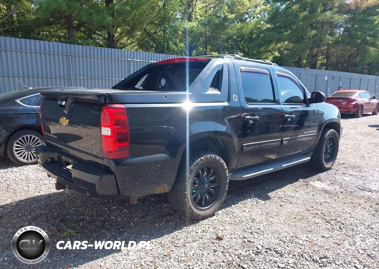 2013 Chevrolet Avalanche Lt VIN:3GNTKFE71DG146092 - 4