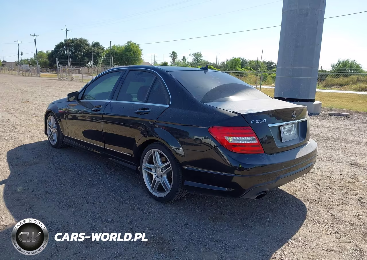 2013 Mercedes-Benz C 250 Sport VIN:WDDGF4HBXDA775955 - 3
