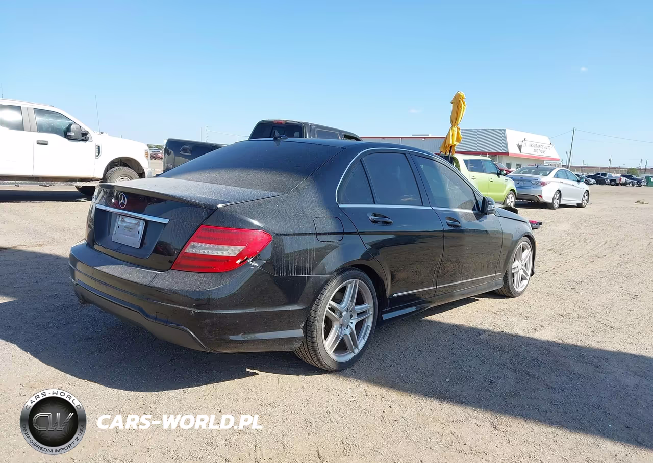 2013 Mercedes-Benz C 250 Sport VIN:WDDGF4HBXDA775955 - 4