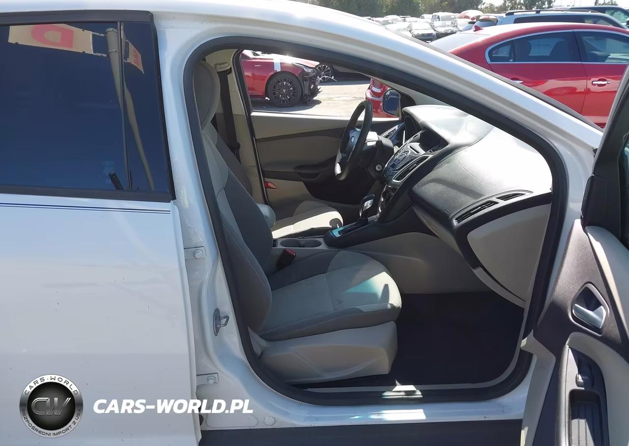 2014 Ford Focus Se VIN:1FADP3F25EL103627 - 5