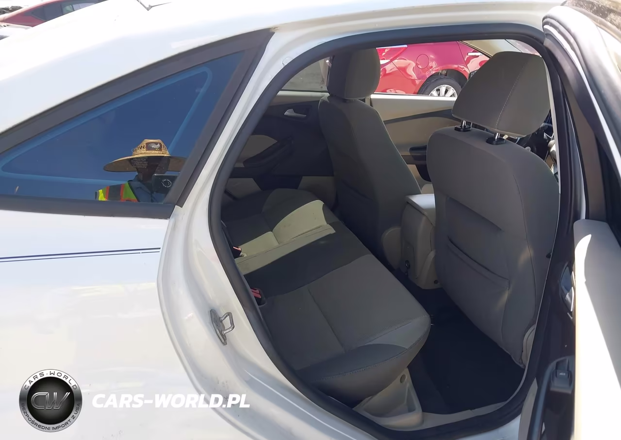 2014 Ford Focus Se VIN:1FADP3F25EL103627 - 8