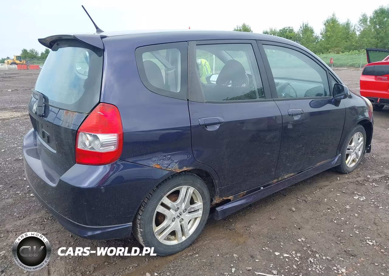 2008 Honda Fit Sport VIN:JHMGD386X8S070018 - 4