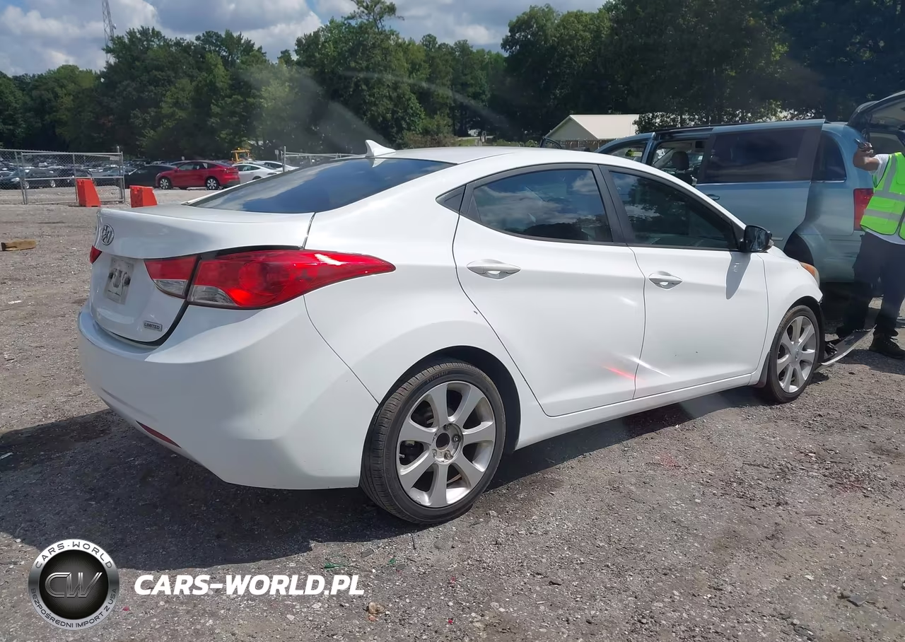 2013 Hyundai Elantra Limited VIN:5NPDH4AE4DH233528 - 4