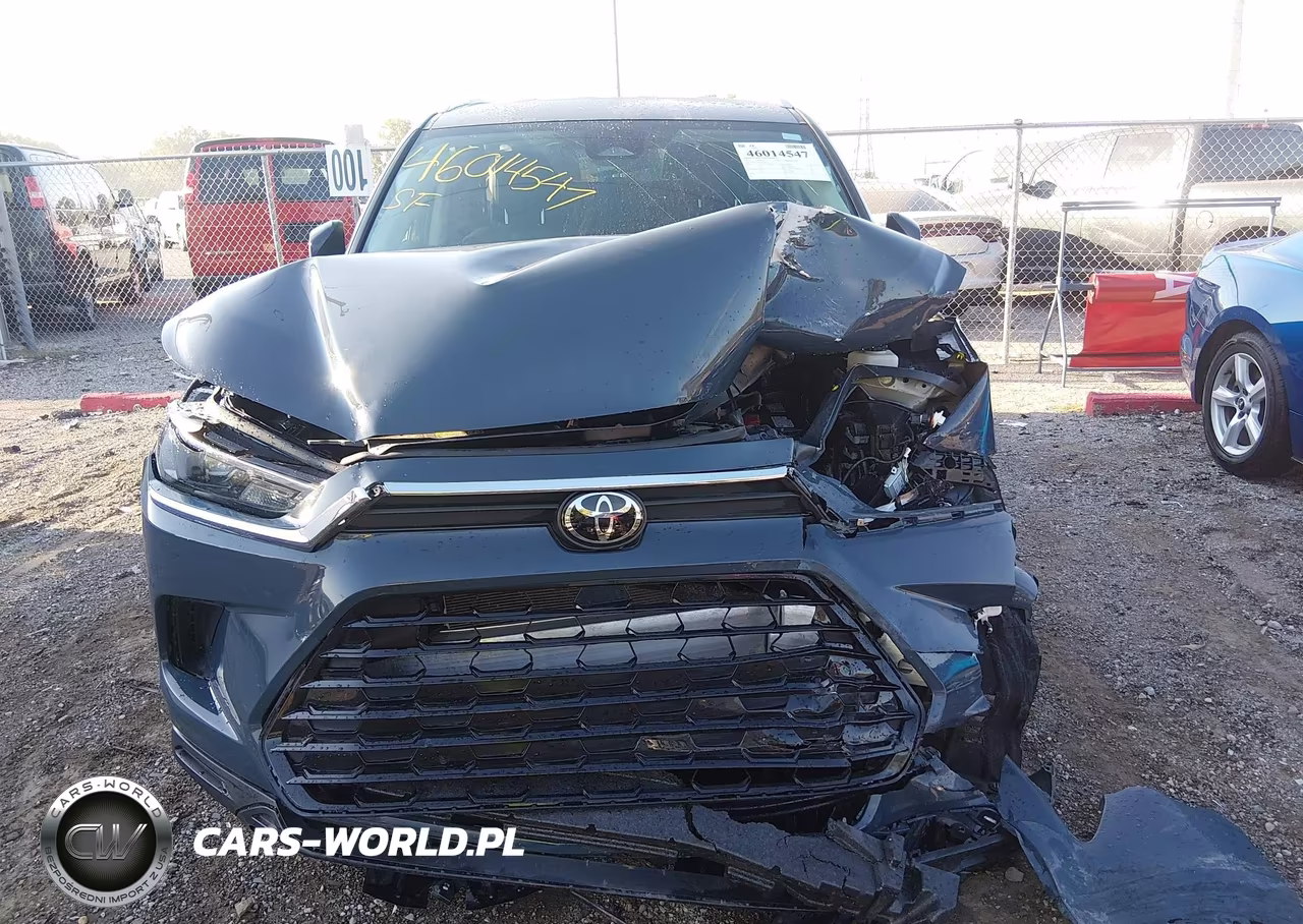 2026 Toyota Grand Highlander Xle VIN:5TDAAAB53TS108923 - 12