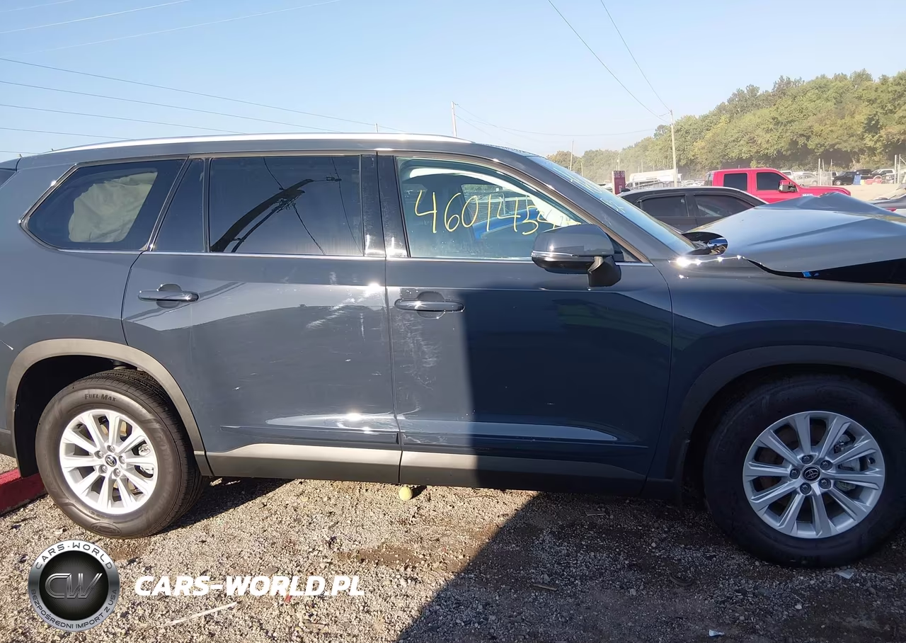 2026 Toyota Grand Highlander Xle VIN:5TDAAAB53TS108923 - 13