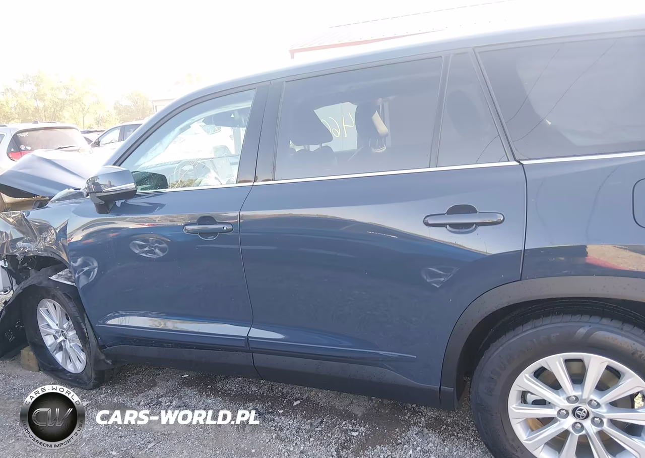 2026 Toyota Grand Highlander Xle VIN:5TDAAAB53TS108923 - 14