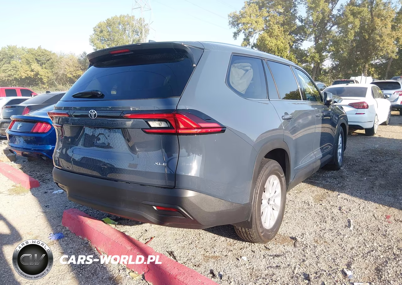 2026 Toyota Grand Highlander Xle VIN:5TDAAAB53TS108923 - 4