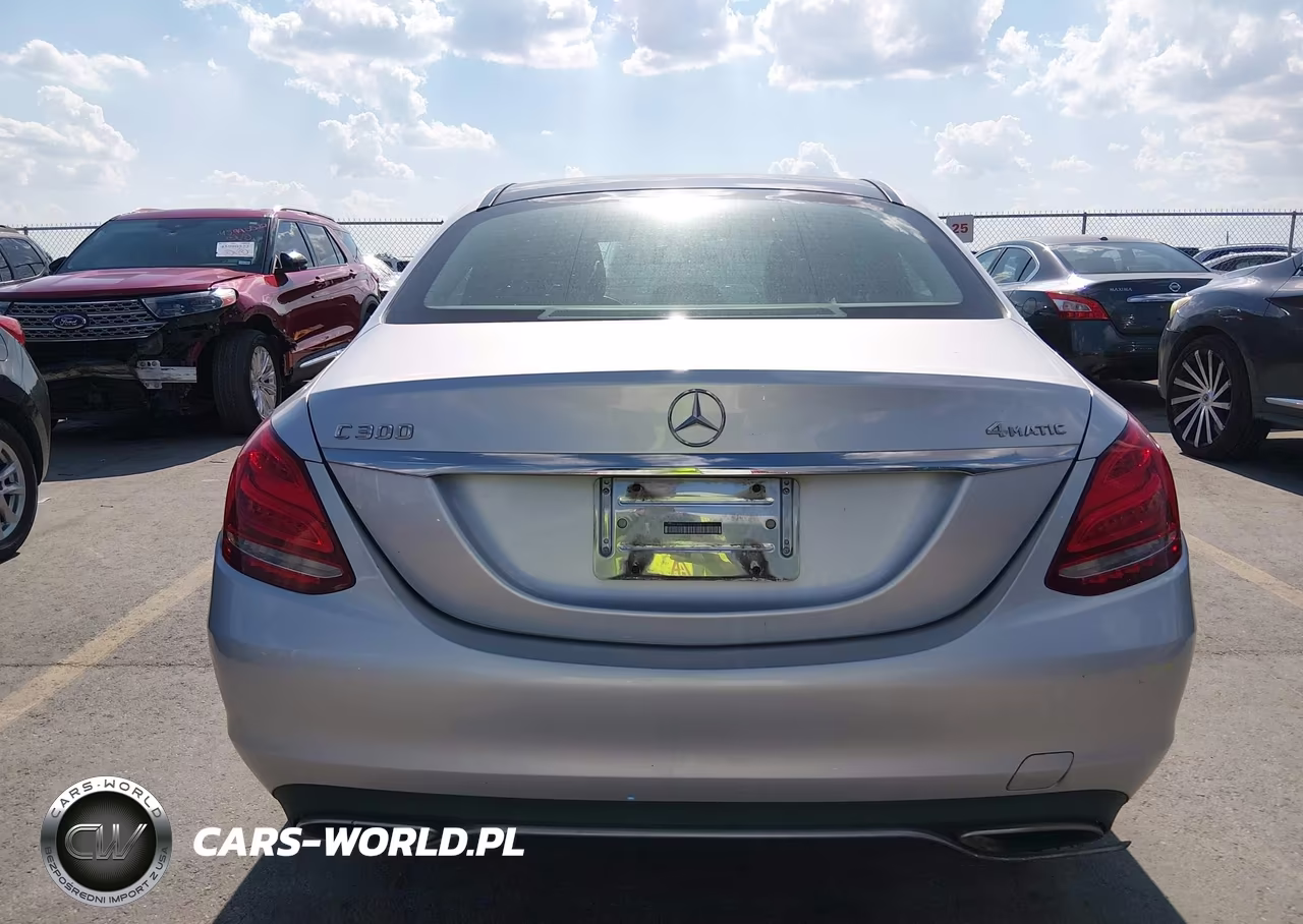 2015 Mercedes-Benz C 300 4Matic VIN:55SWF4KB1FU003688 - 16