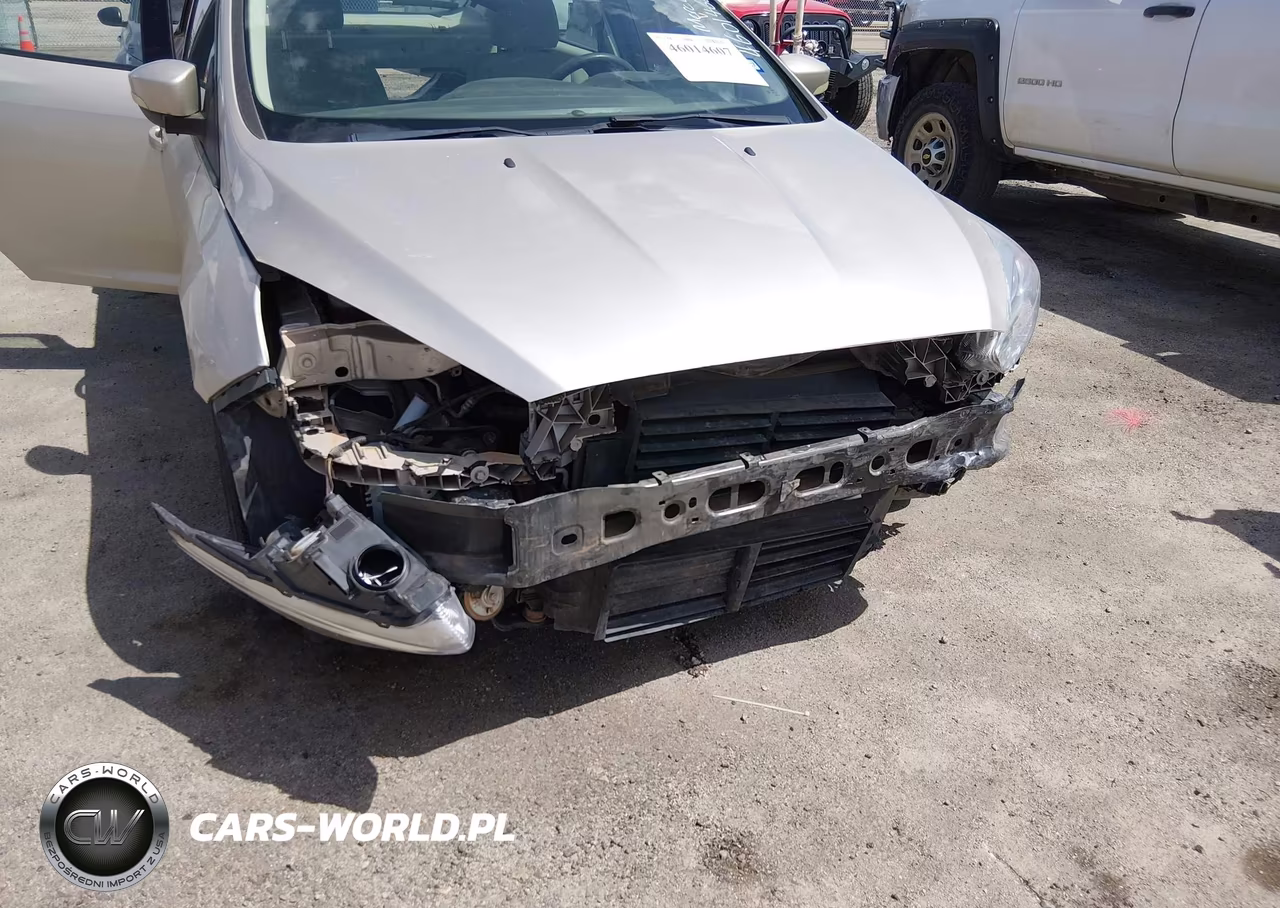 2017 Ford Focus Se VIN:1FADP3F26HL229788 - 6