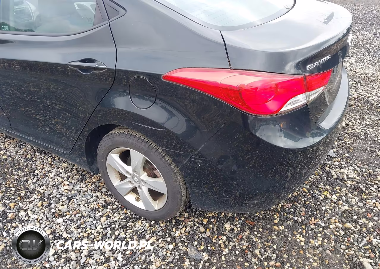 2013 Hyundai Elantra Gls VIN:5NPDH4AE2DH359516 - 6