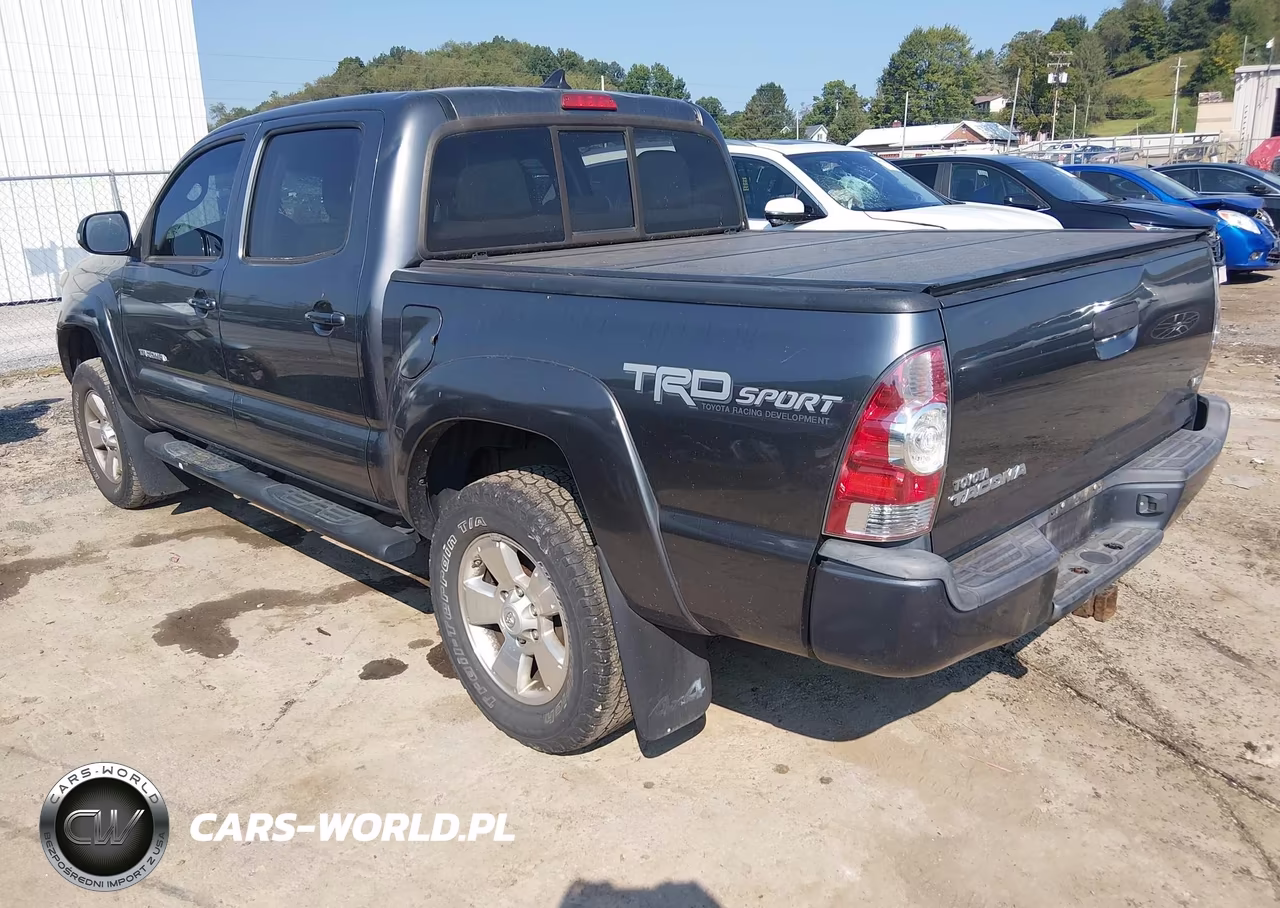 2014 Toyota Tacoma Base V6 VIN:5TFLU4EN9EX094925 - 3