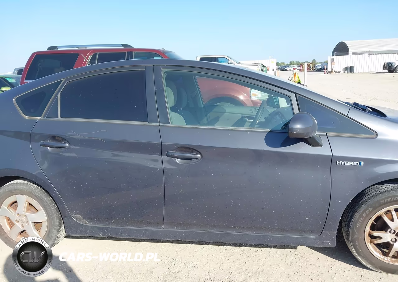 2011 Toyota Prius Two VIN:JTDKN3DU7B0285887 - 13