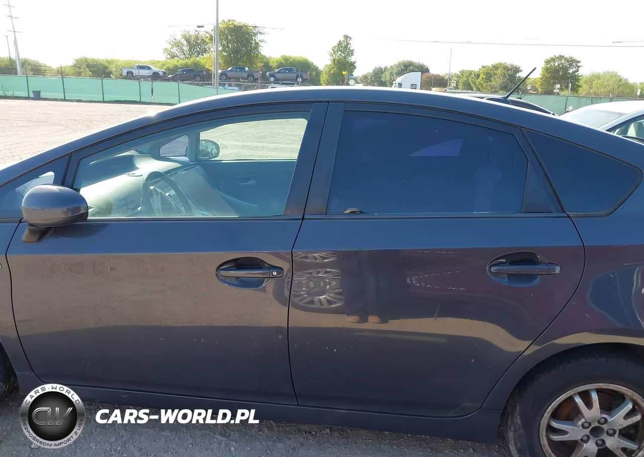 2011 Toyota Prius Two VIN:JTDKN3DU7B0285887 - 14