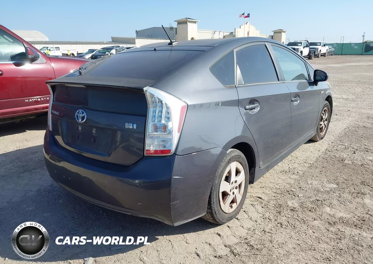 2011 Toyota Prius Two VIN:JTDKN3DU7B0285887 - 4