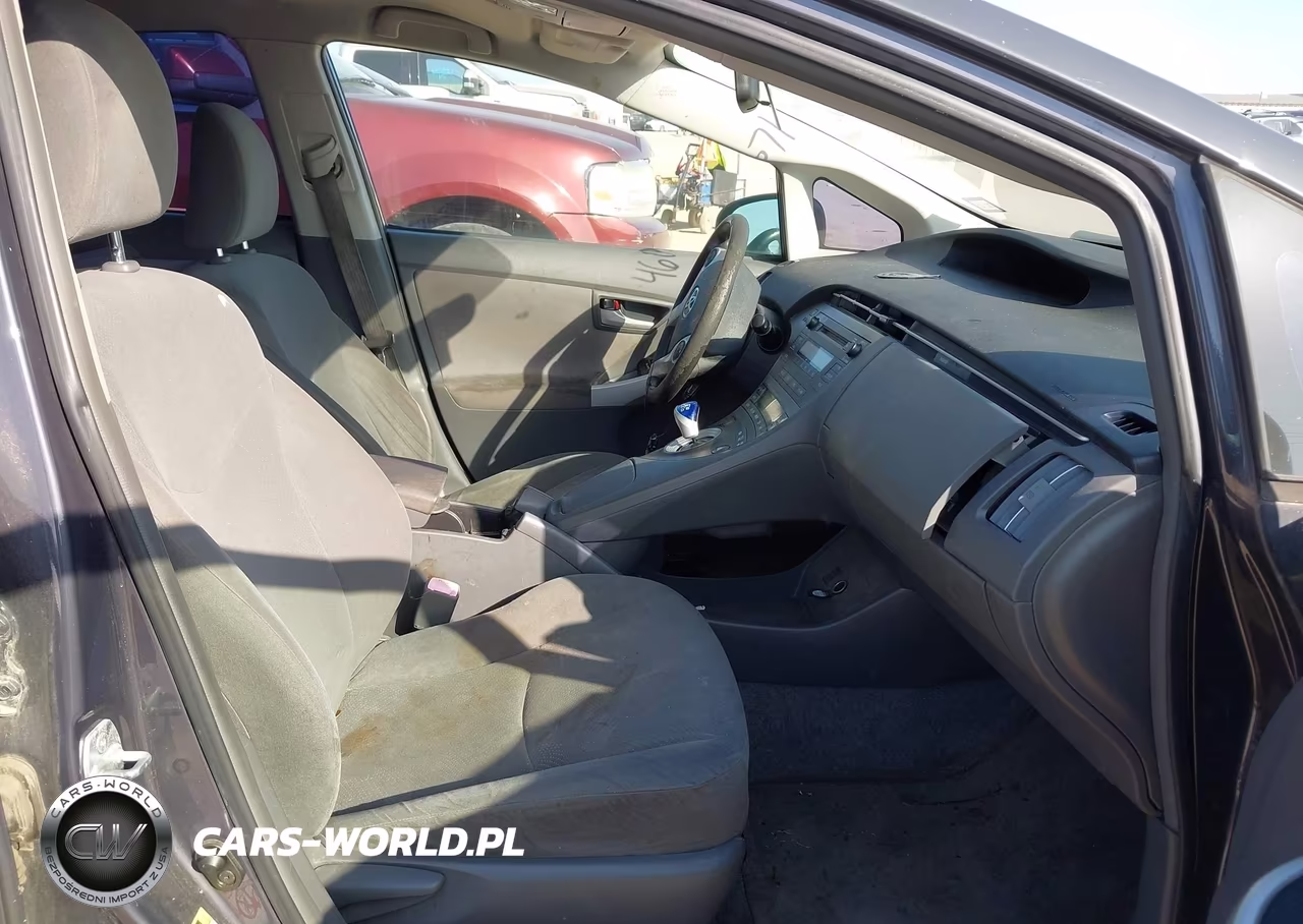 2011 Toyota Prius Two VIN:JTDKN3DU7B0285887 - 5